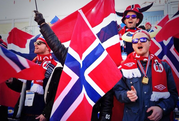 Норвежцы празднуют два лыжных золото и серебро.