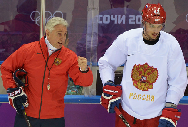 Зинэтула Билялетдинов и Артем Анисимов во время тренировки сборной России по хоккею