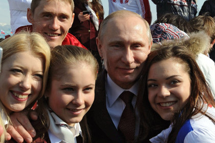 Владимир Путин с призерами Зимней Олимпиады в Сочи