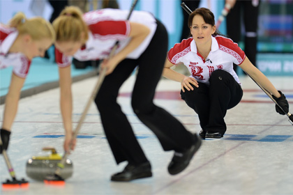 Александра Саитова, Маграрита Фомина и Екатерина Галкина (слева направо) в матче со сборными Канады
