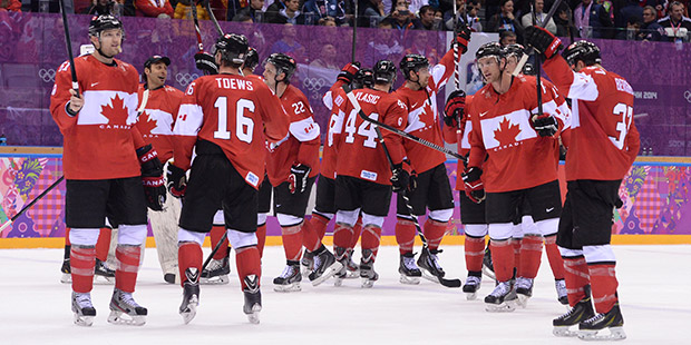 Игроки сборной Канады после победы над сборной США